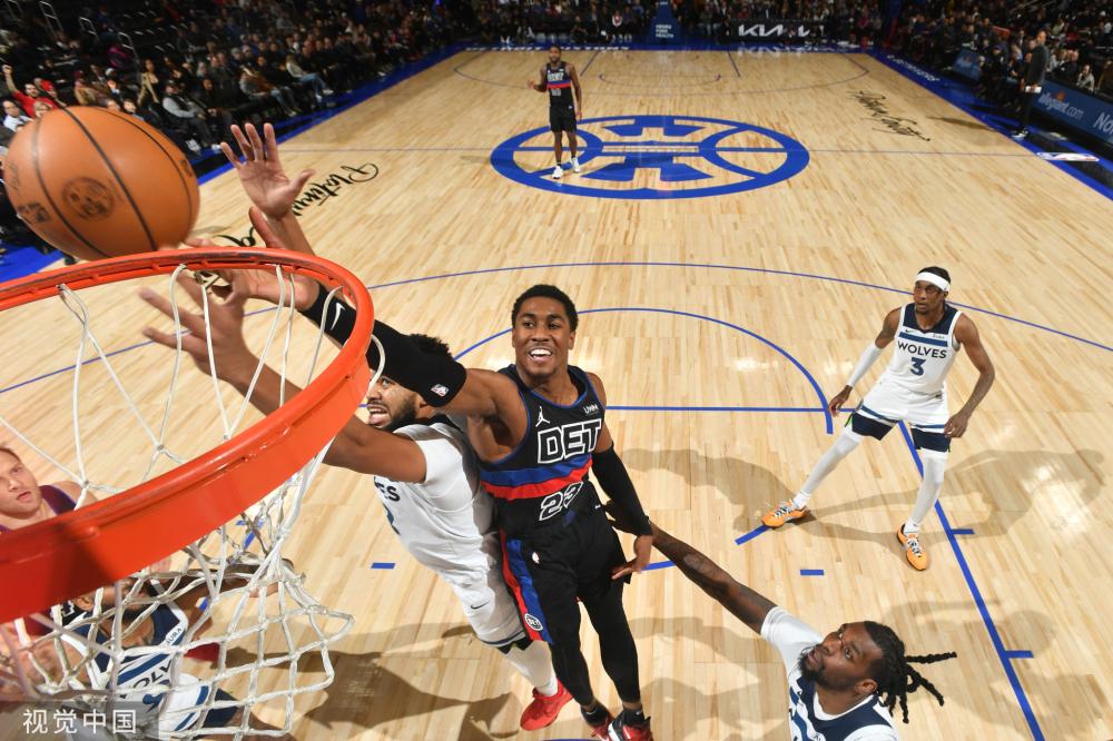 卡卡以他的 卡卡以他的