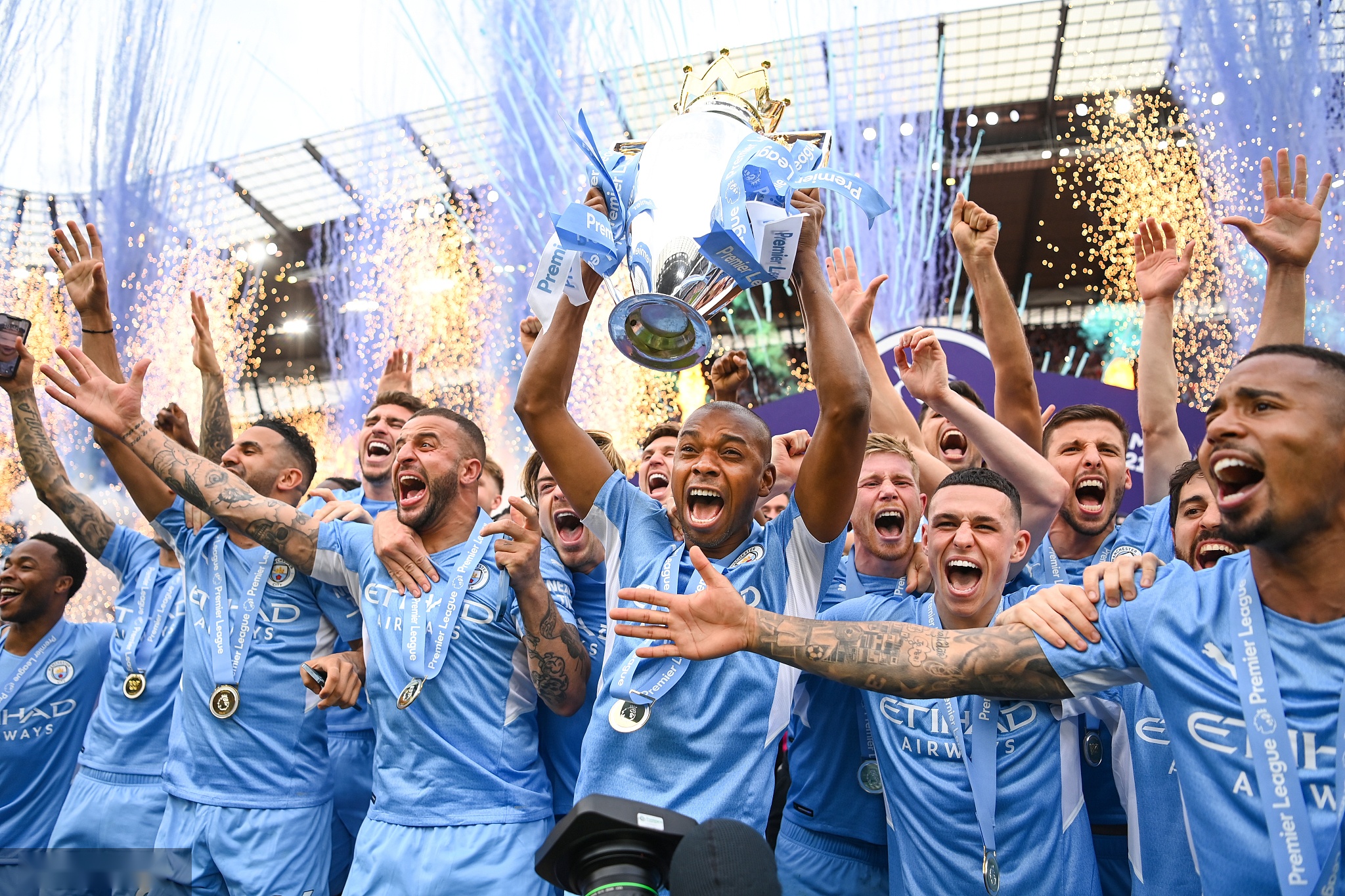 赛本身陷入 赛本身陷入